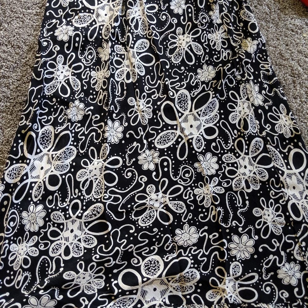 Light floral print dress black and white sz sm/m